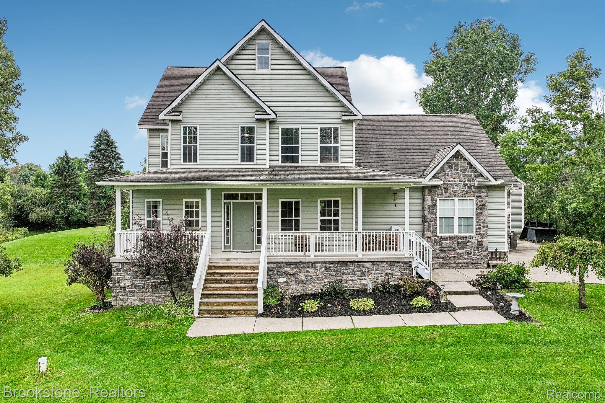 2633 Groveland Road