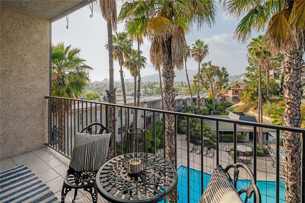 1517 E Garfield Avenue 82