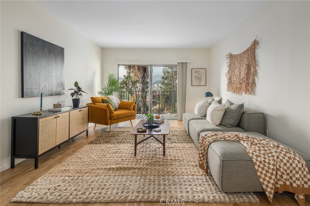 1517 E Garfield Avenue 82