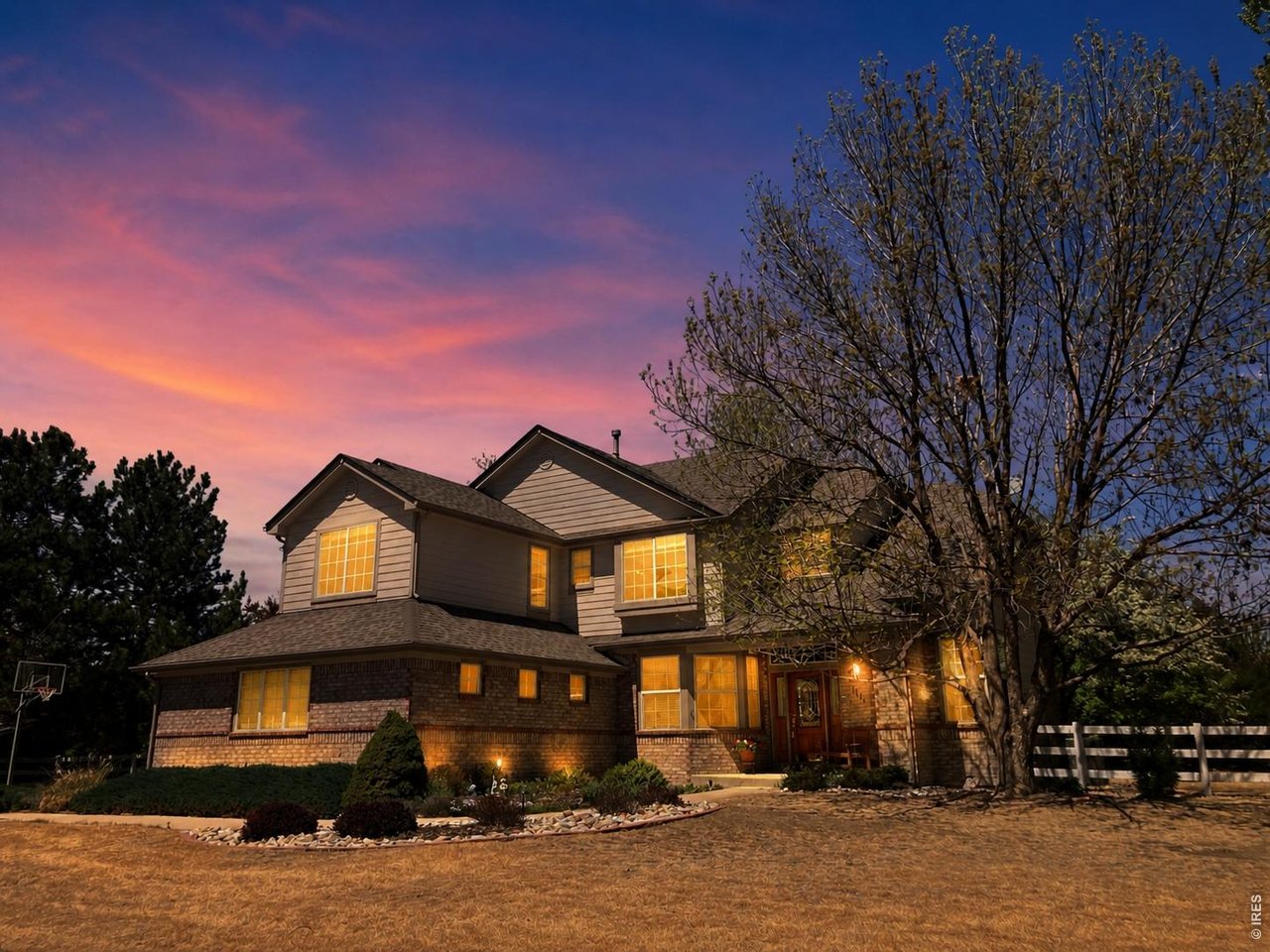 1044 Willow Creek Cir