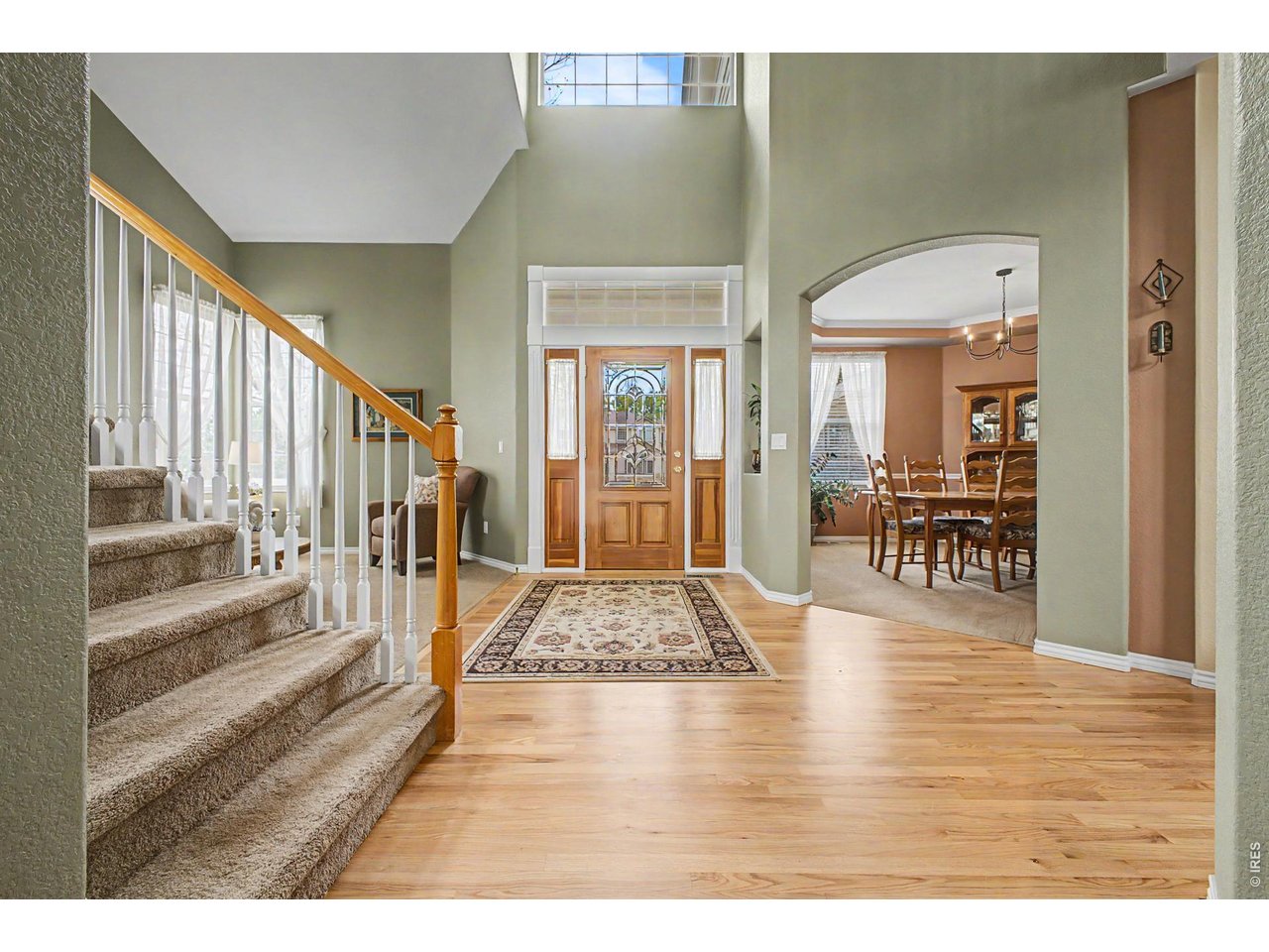 1044 Willow Creek Cir