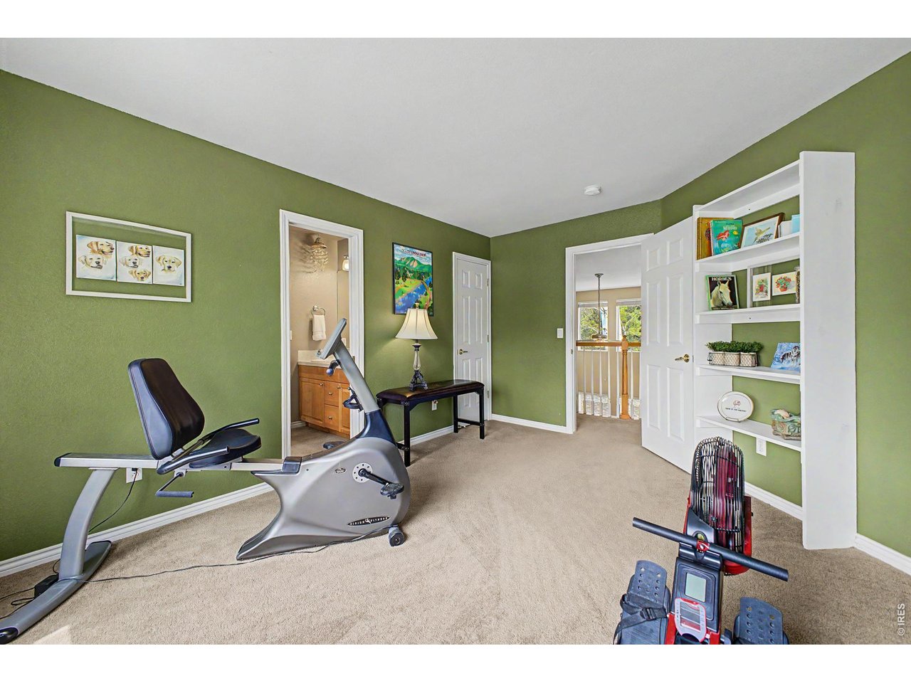 1044 Willow Creek Cir