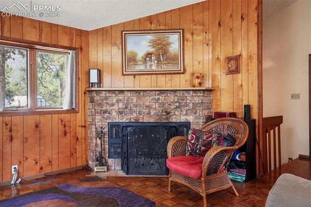 7166 Skyline Circle