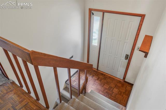 7166 Skyline Circle
