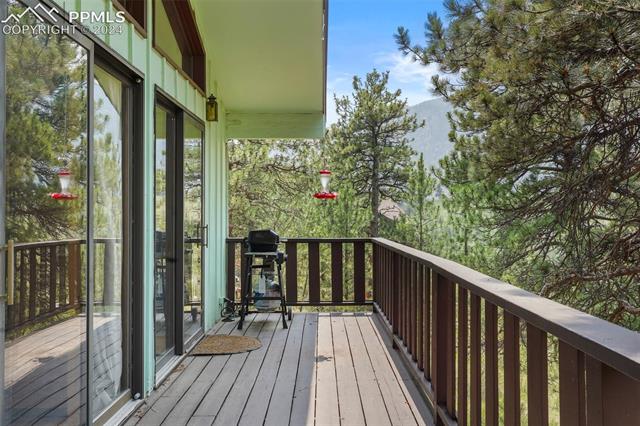 7166 Skyline Circle