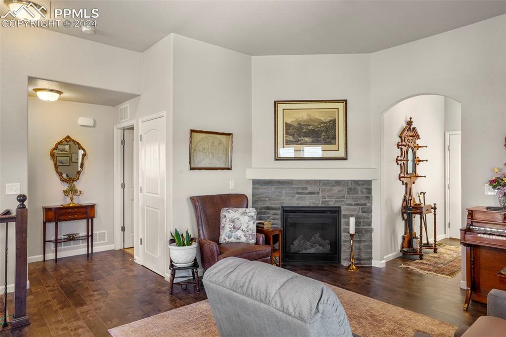 11371 Rill Point