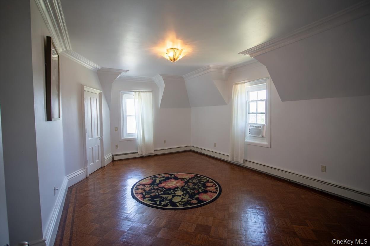 12 Monell Place