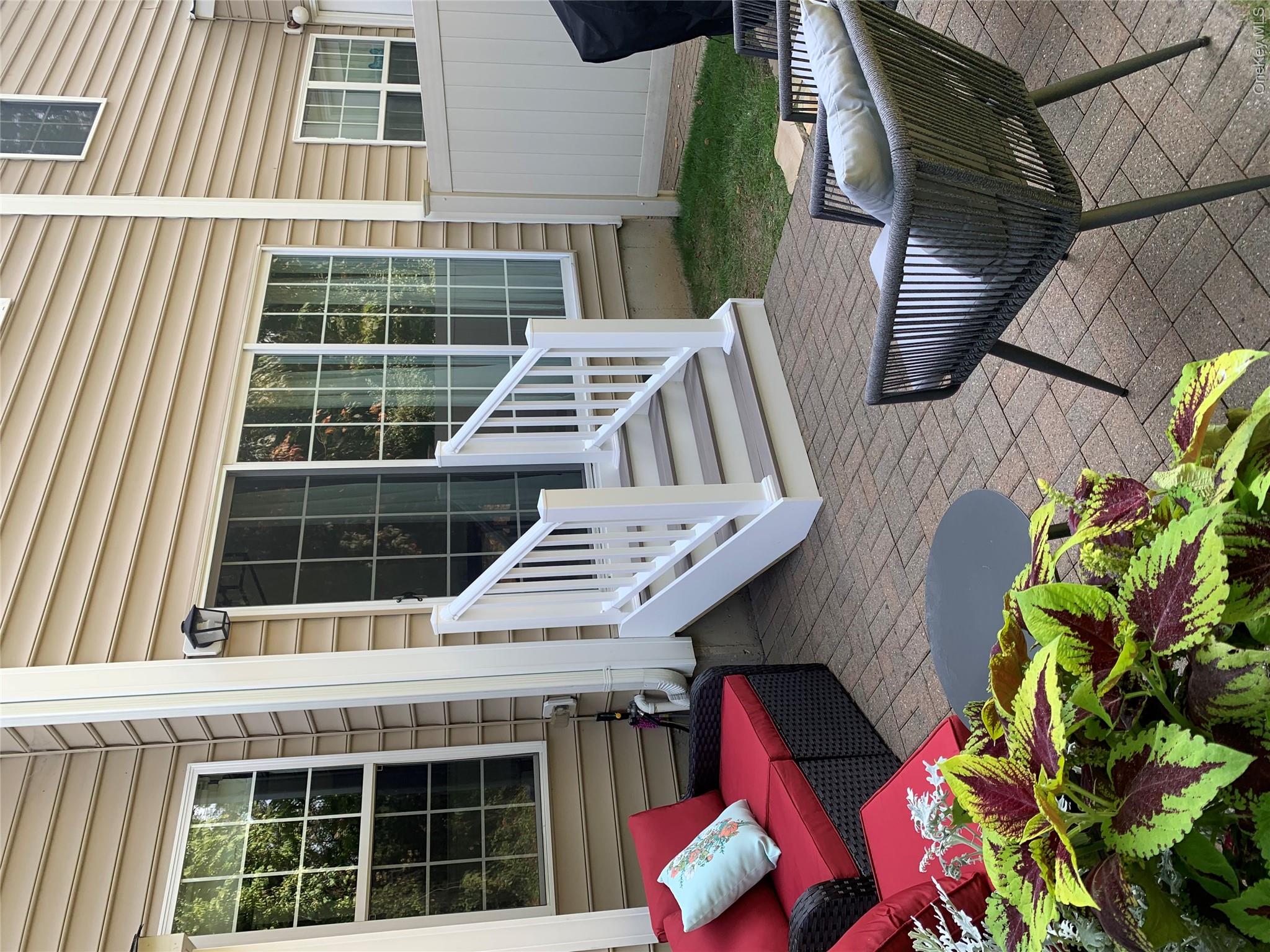 797 Huntington Drive