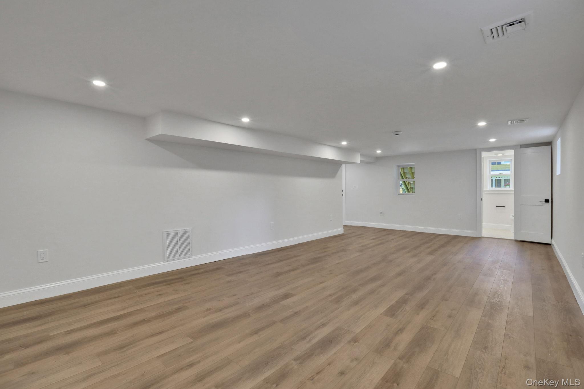32 Ackerman Street