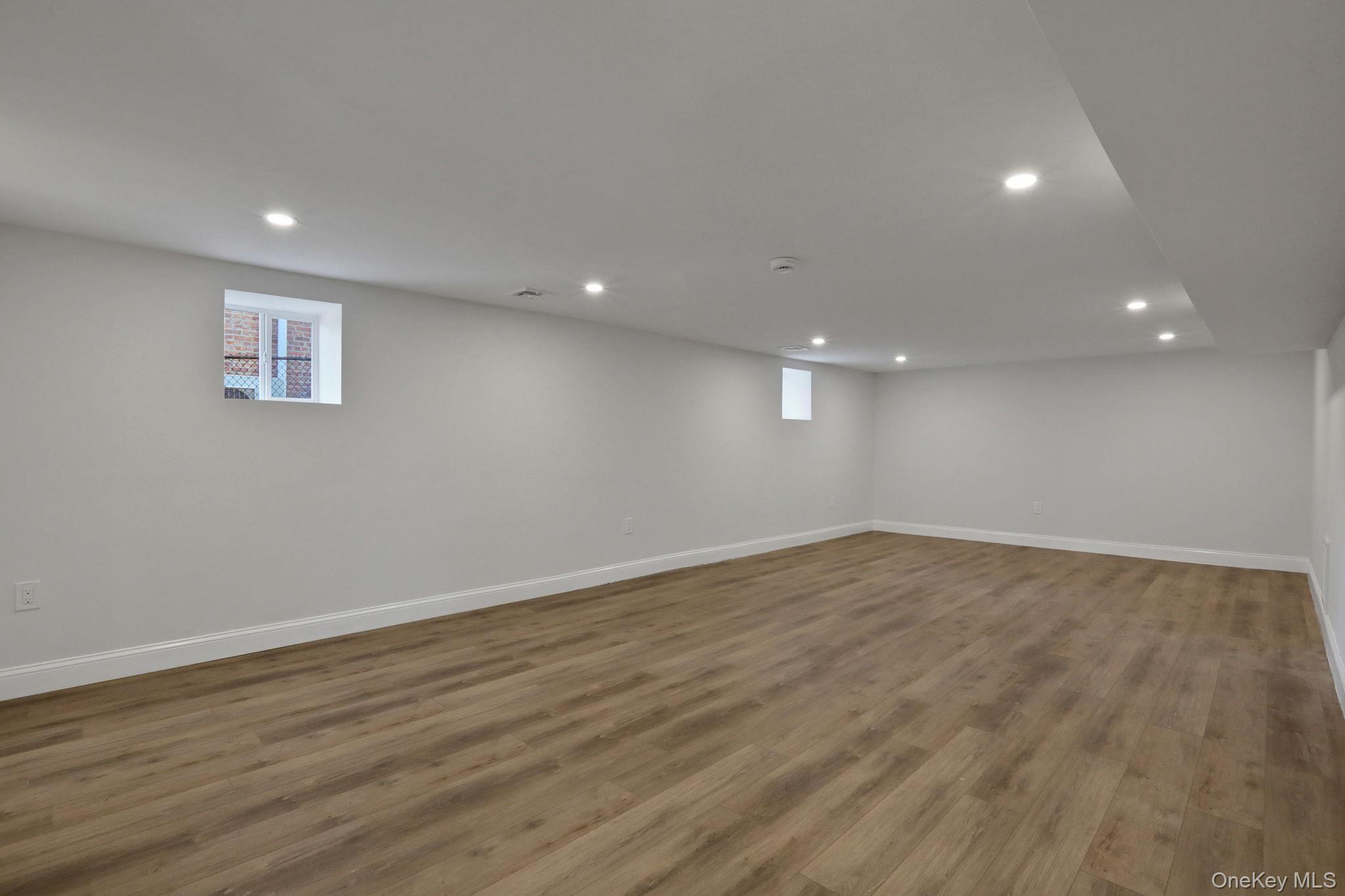 32 Ackerman Street