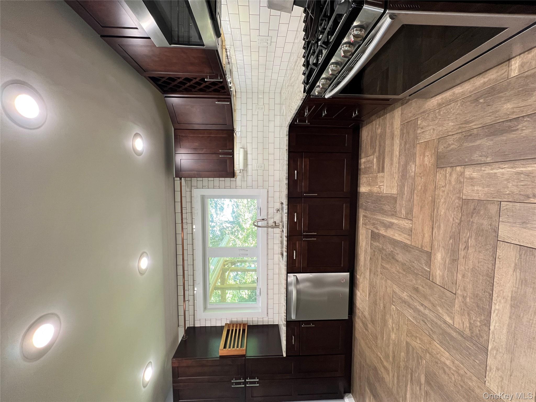 13 Lakeview Drive Unit: 1