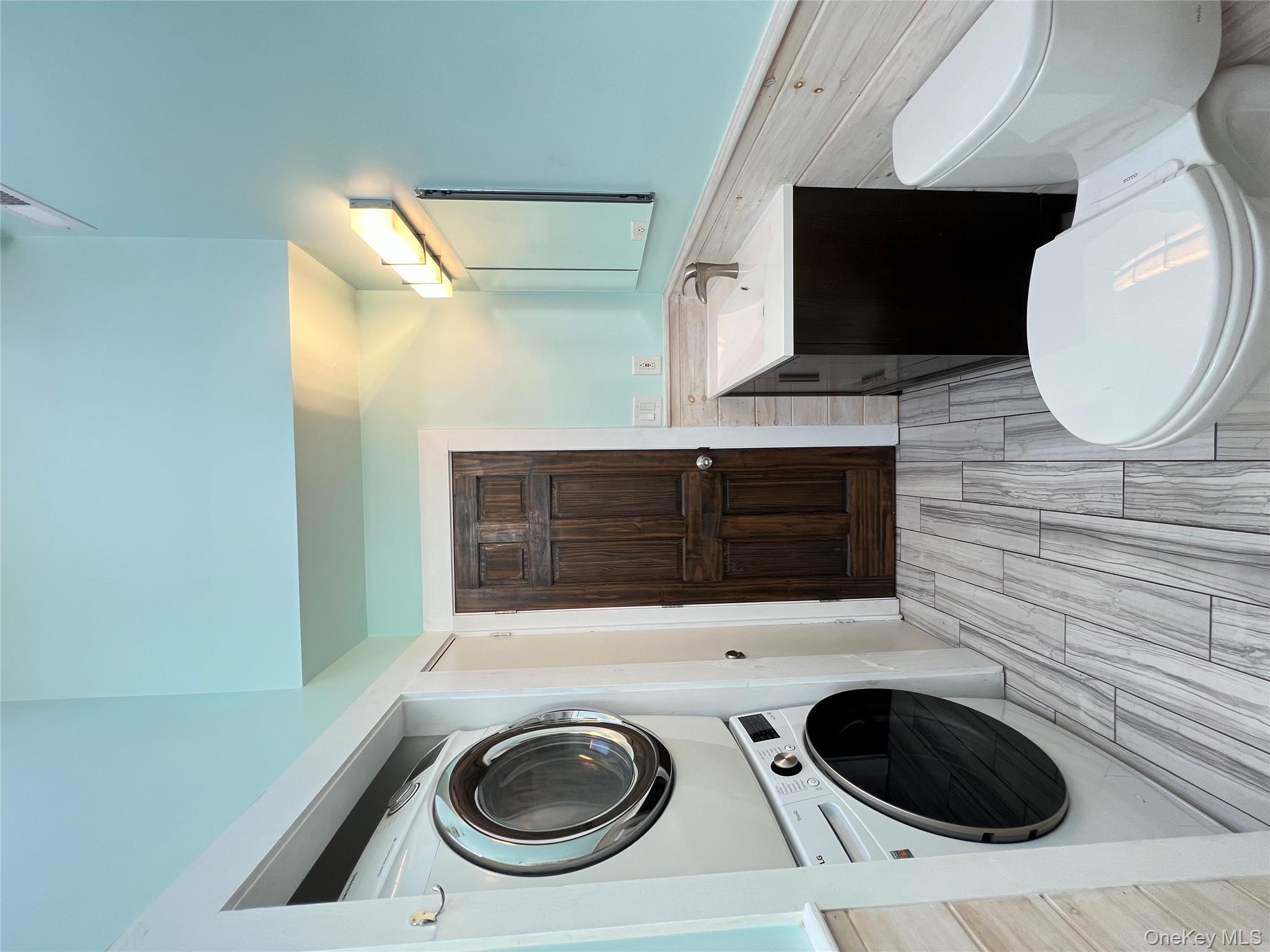 13 Lakeview Drive Unit: 1