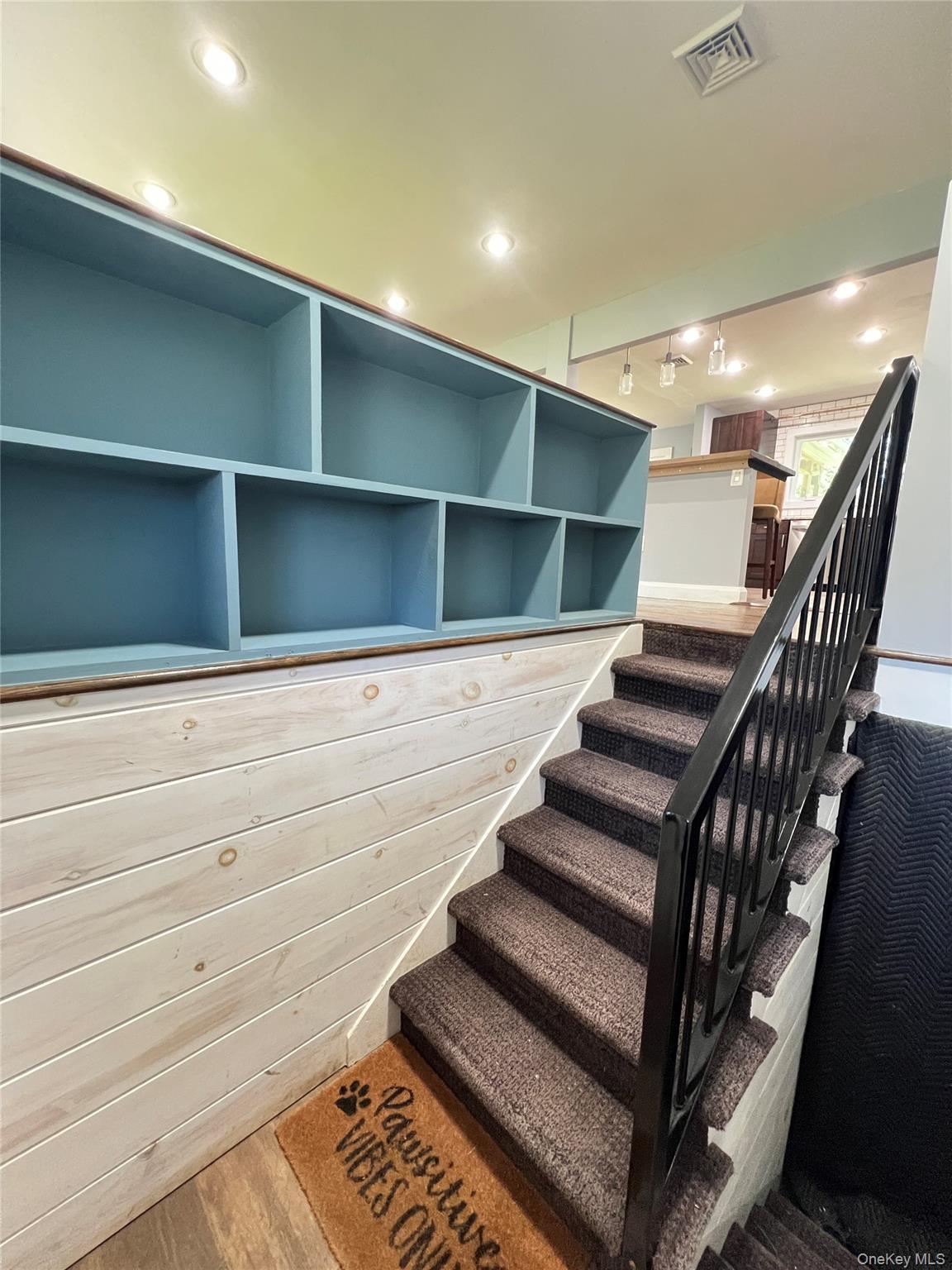 13 Lakeview Drive Unit: 1