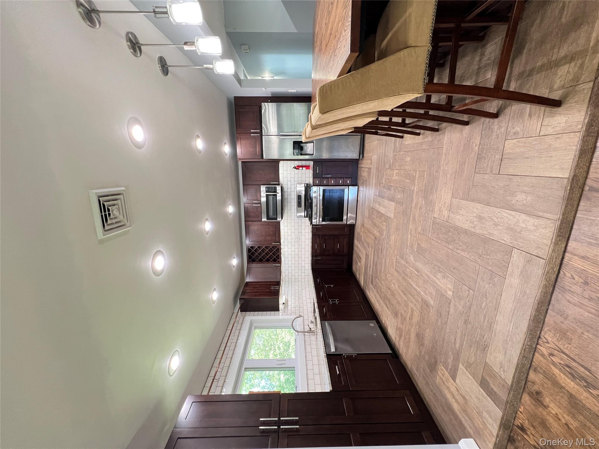 13 Lakeview Drive Unit: 1