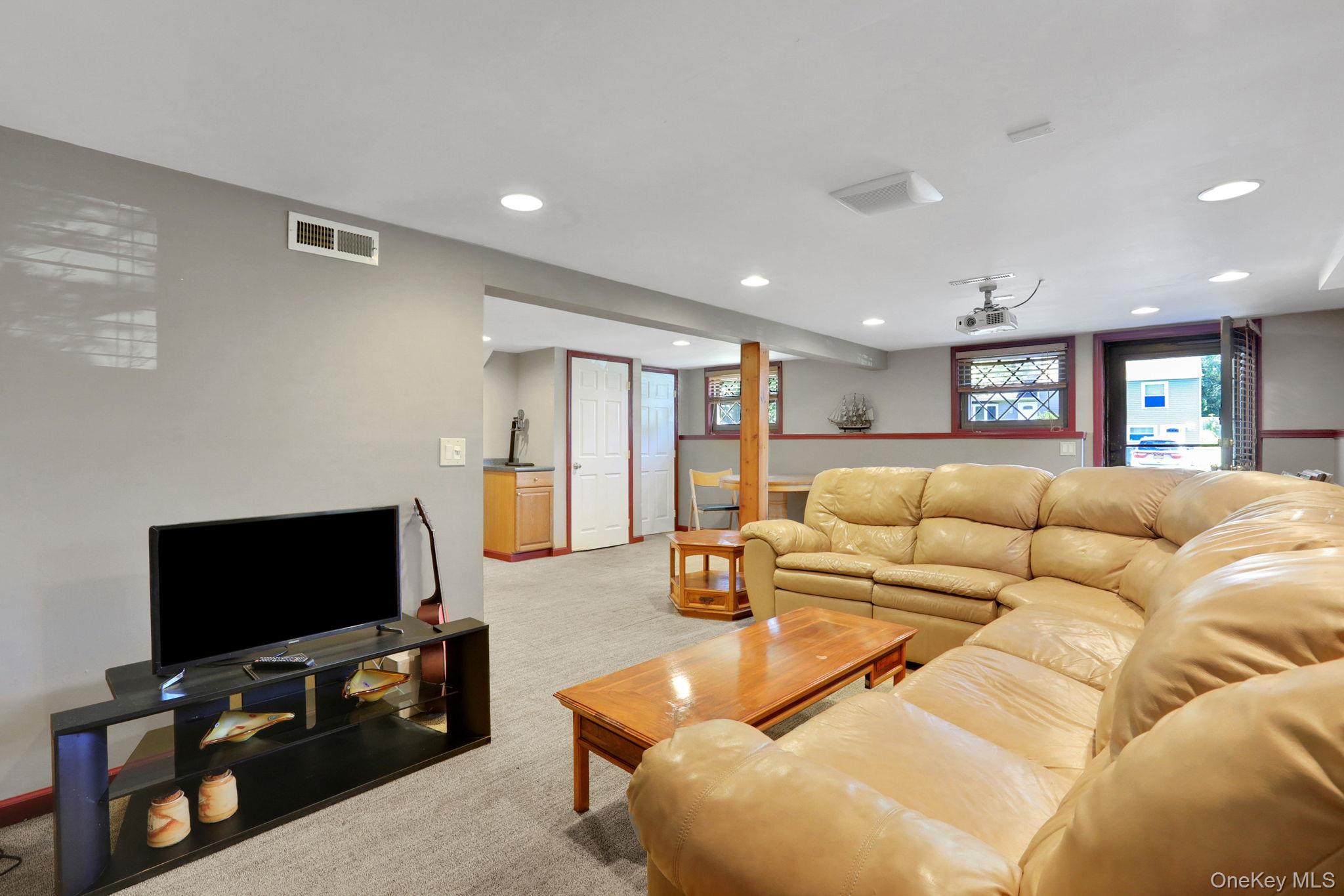 10 Benton Road