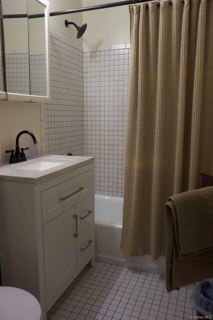 76 Sterling Unit: 76