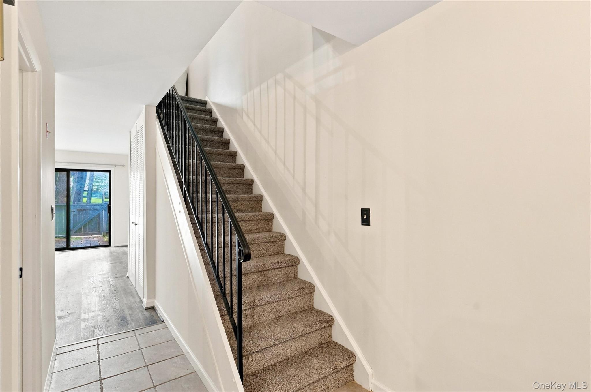 1905 Magnolia Walk