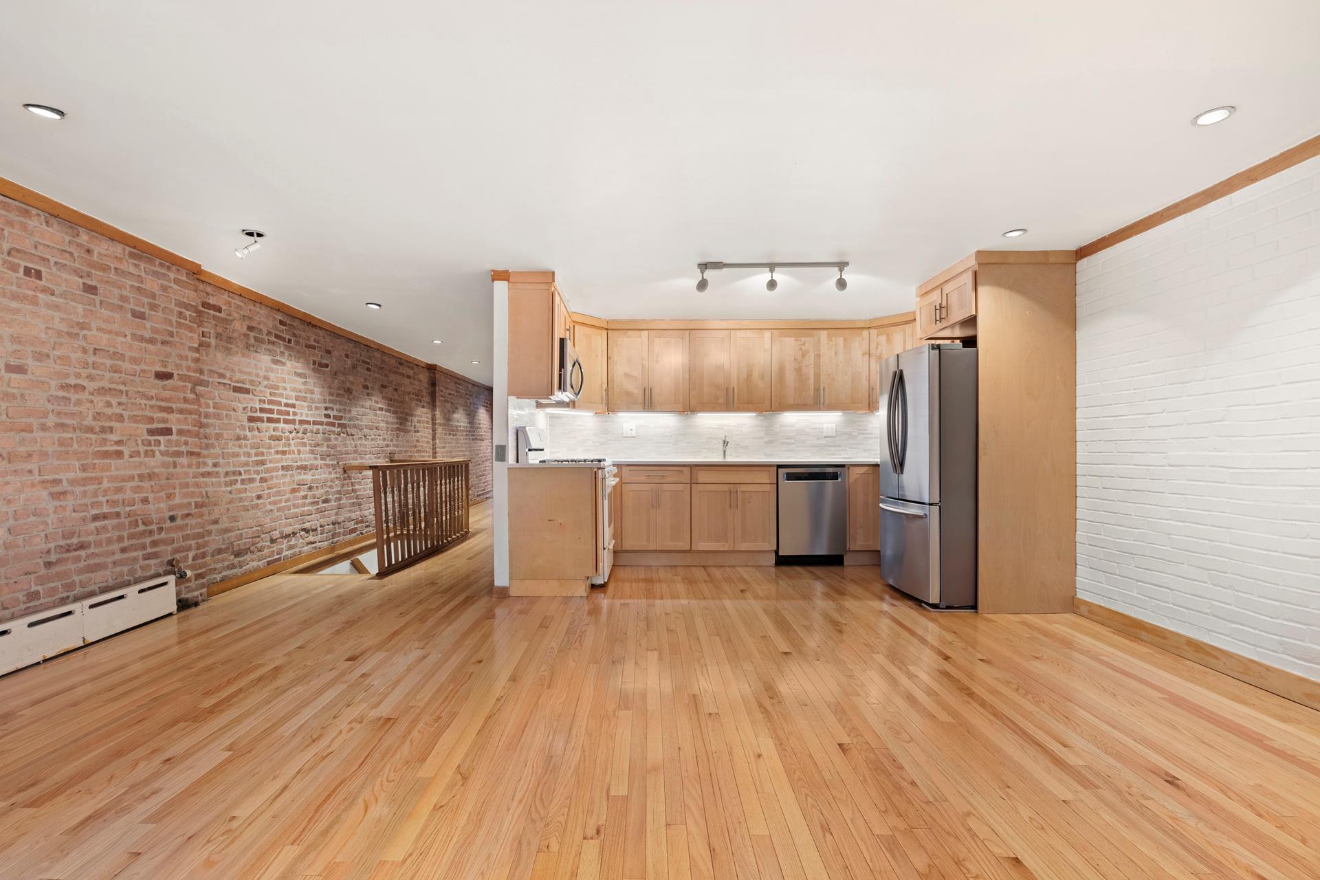 64 CHEEVER Place