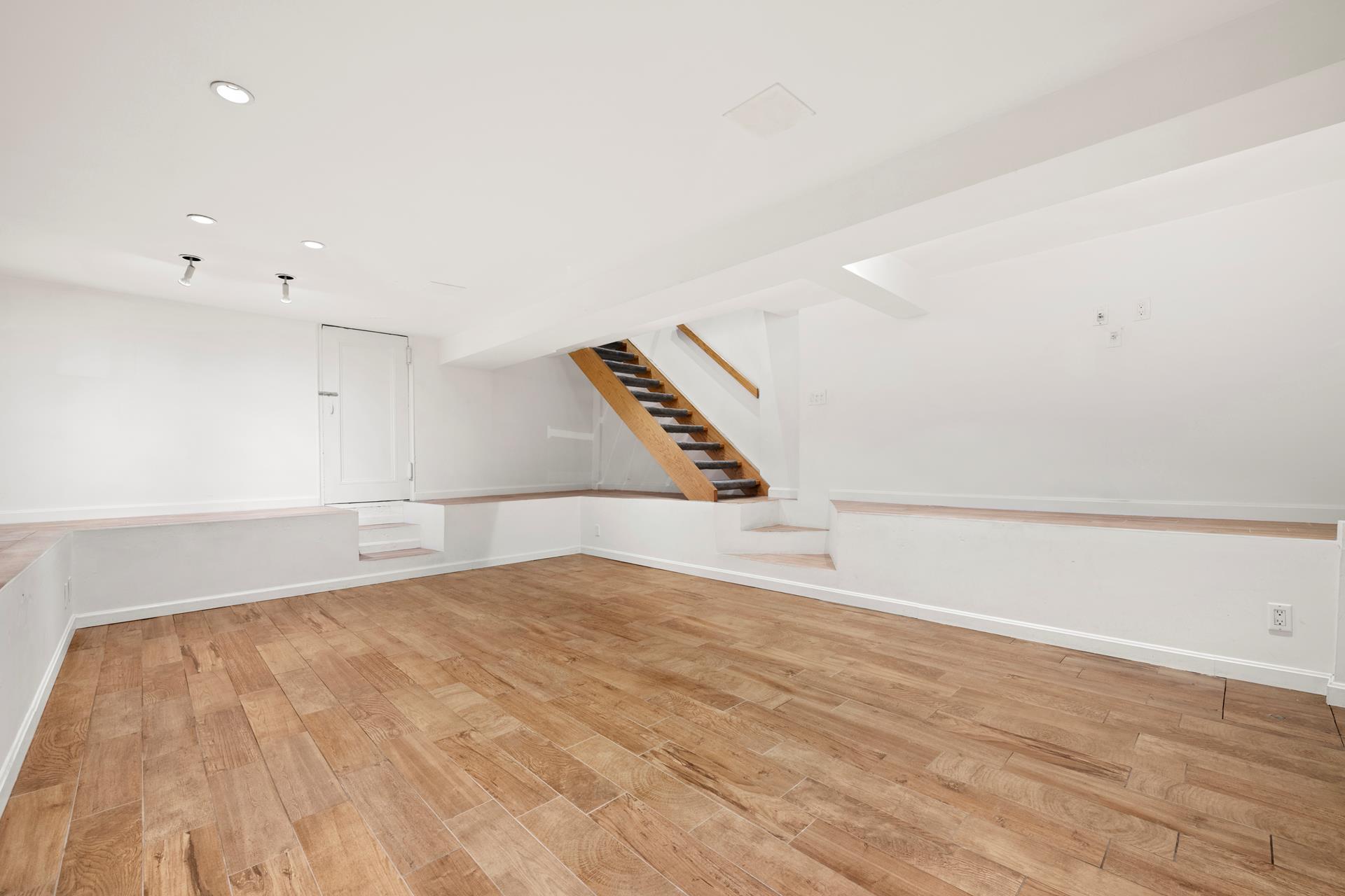 64 CHEEVER Place