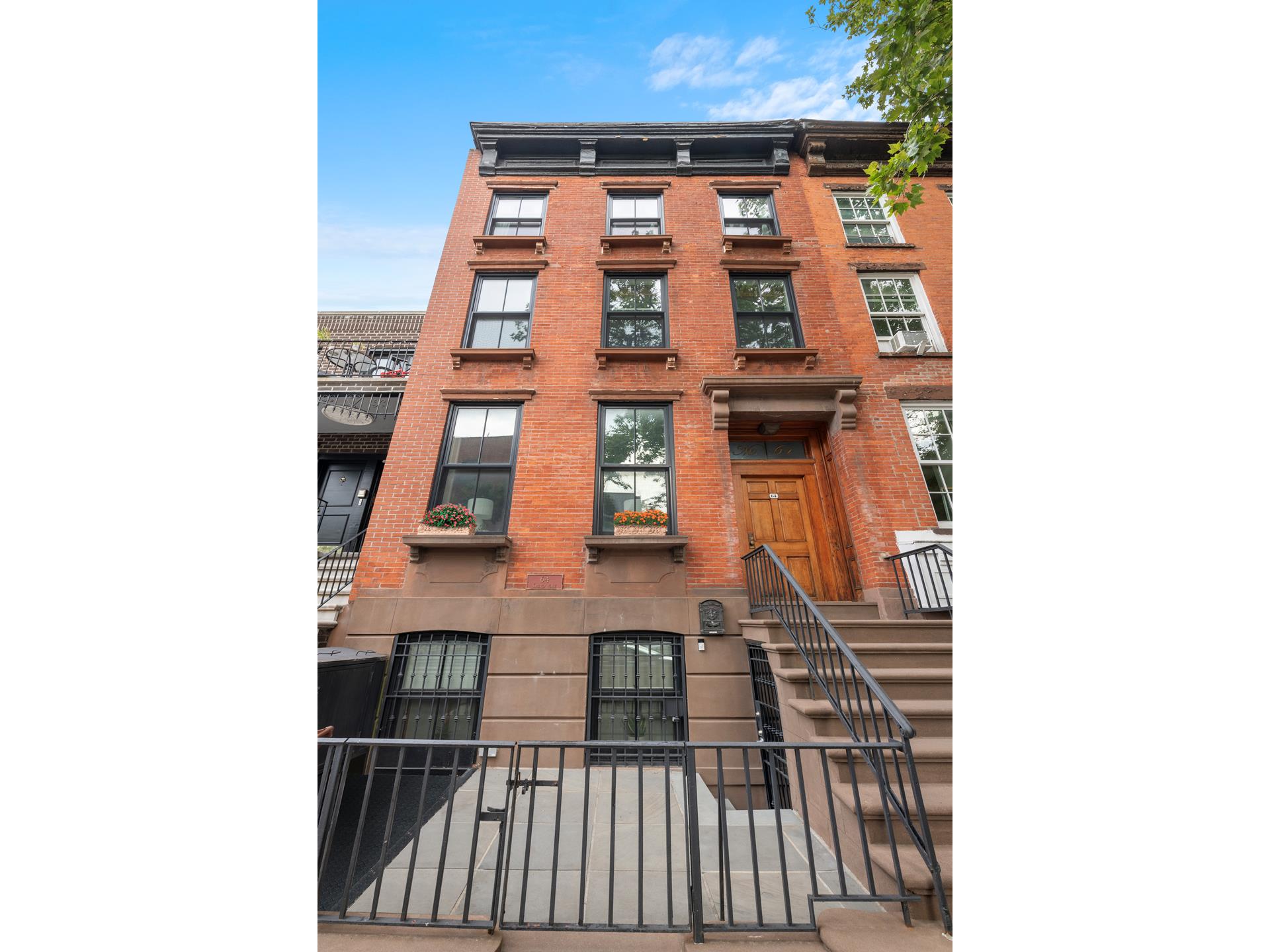 64 CHEEVER Place