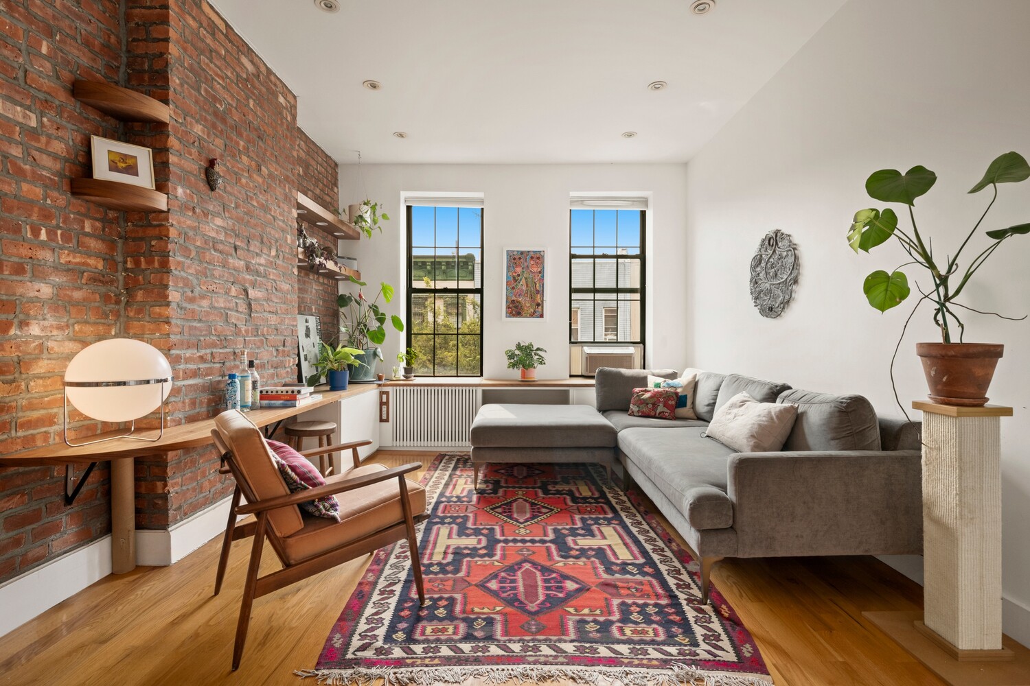289 TROUTMAN Street 3B