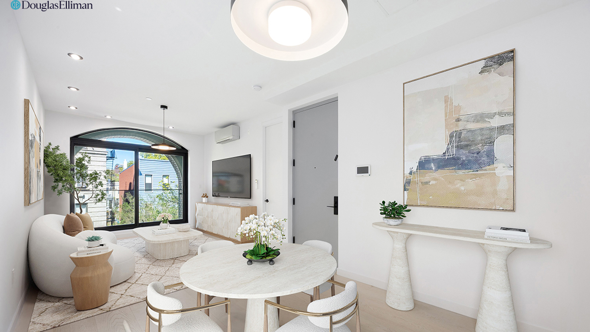 8 WINDSOR Place 3