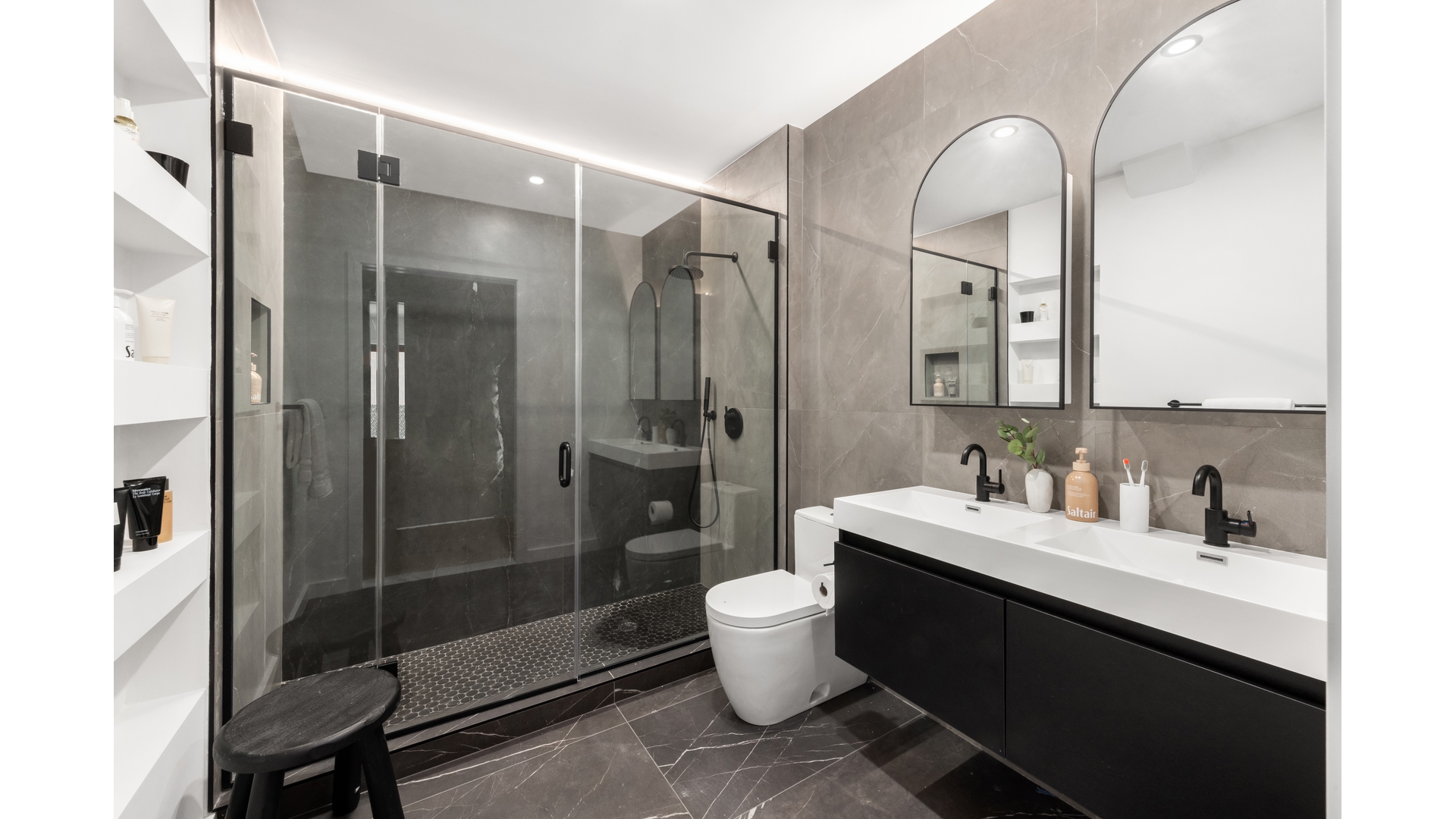 8 WINDSOR Place 3