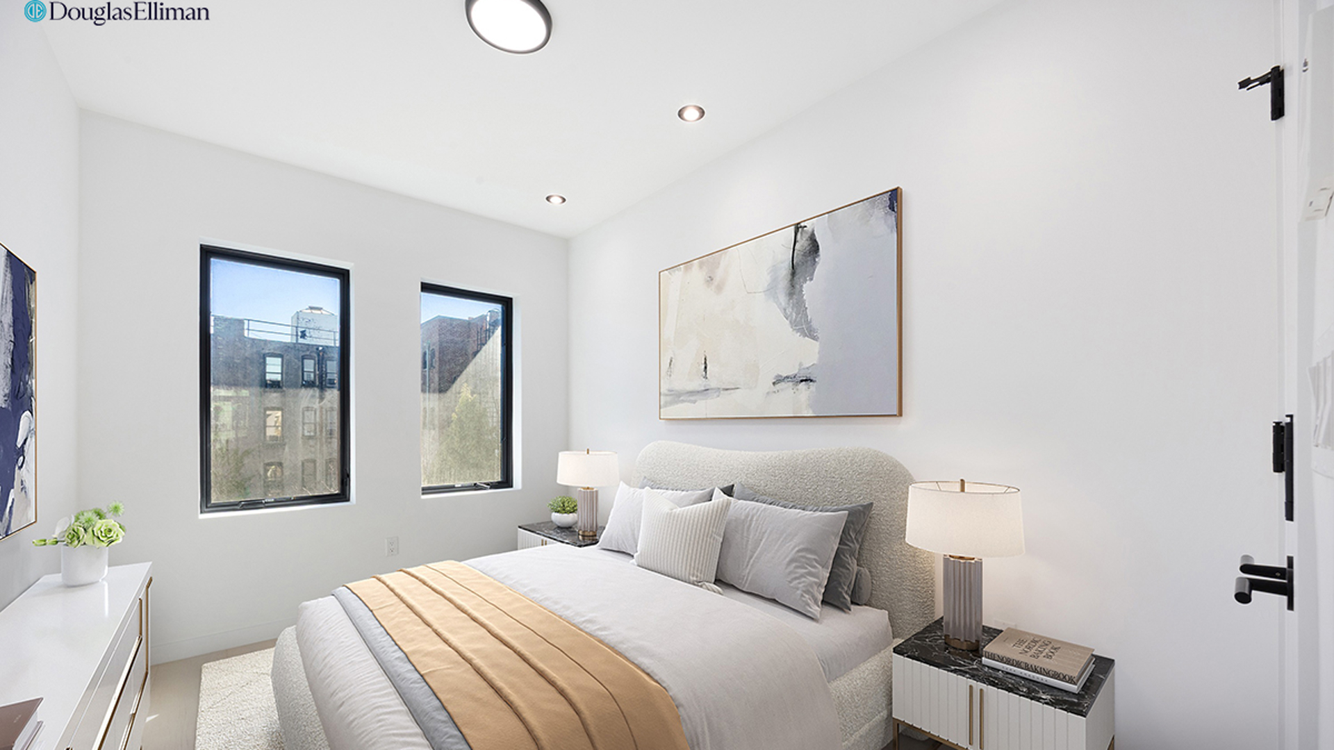 8 WINDSOR Place 3