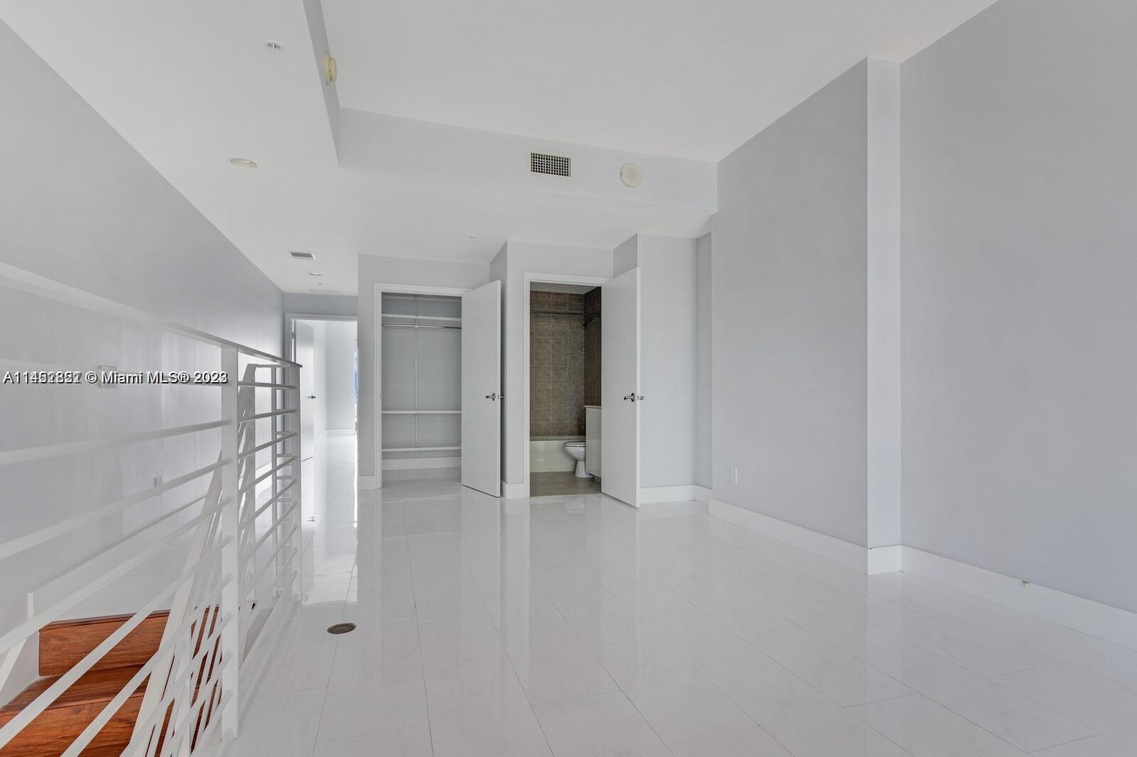 60 SW 13th St # 3408