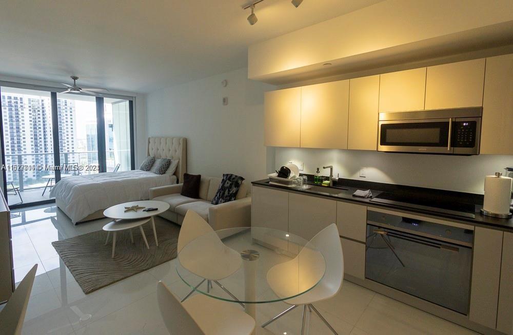 1010 Brickell Ave # 2510