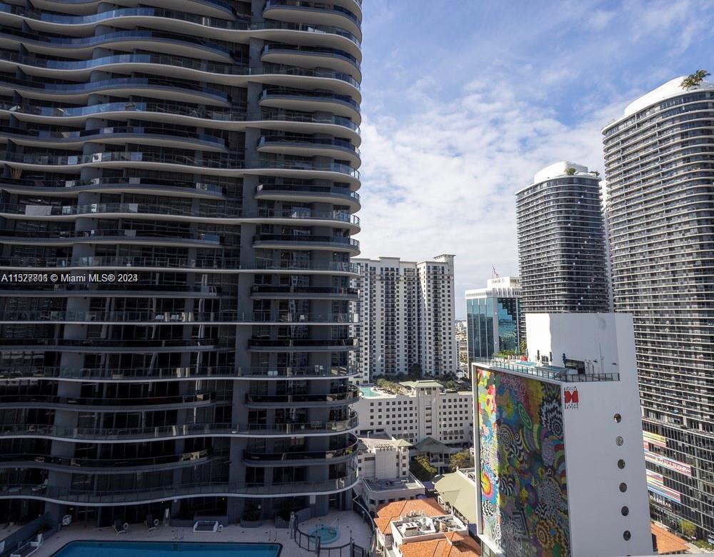 1010 Brickell Ave # 2510