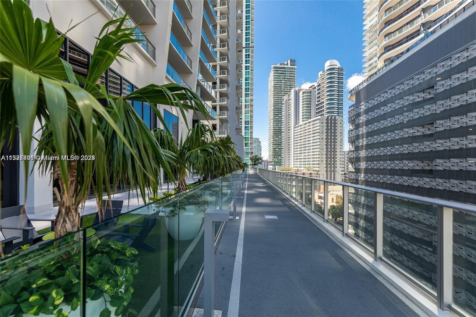 1010 Brickell Ave # 2510