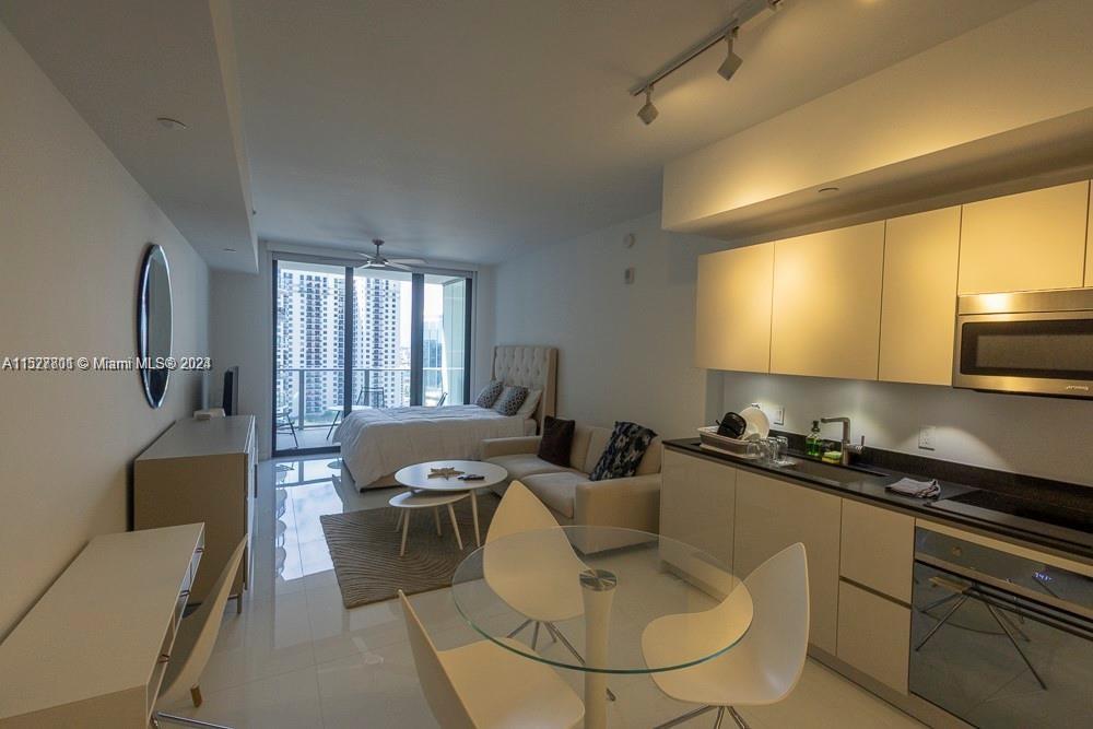 1010 Brickell Ave # 2510