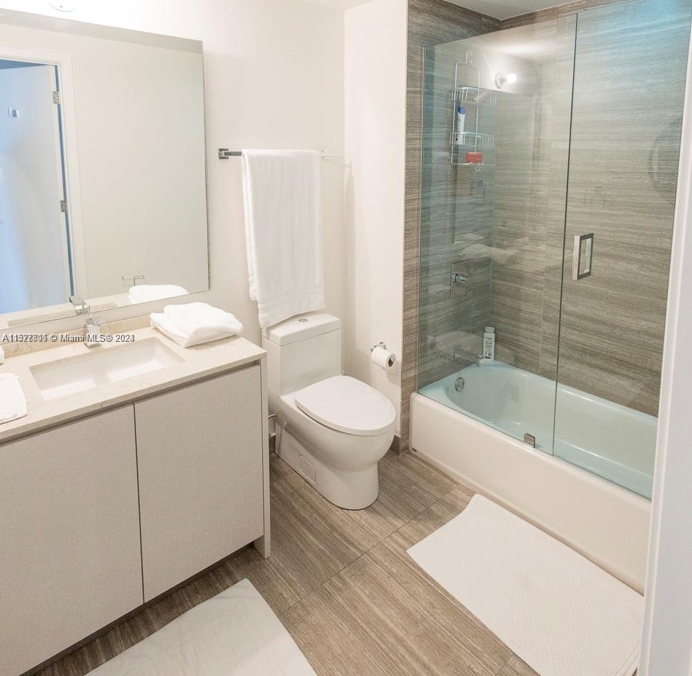 1010 Brickell Ave # 2510