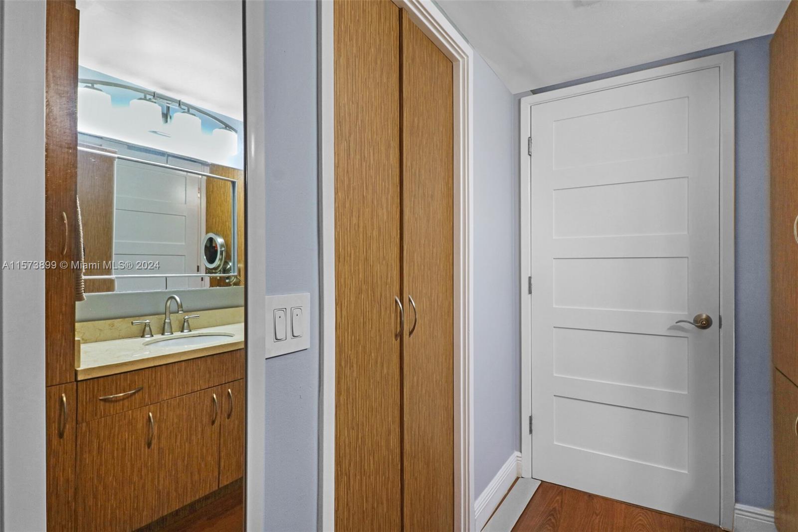 1541 Brickell Ave # B2604