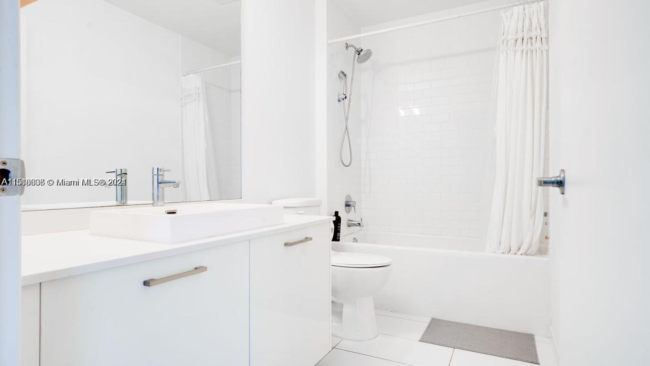 151 SE 1st St # 1403