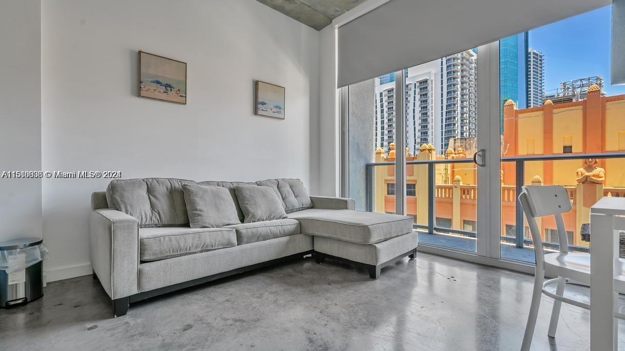 151 SE 1st St # 1403