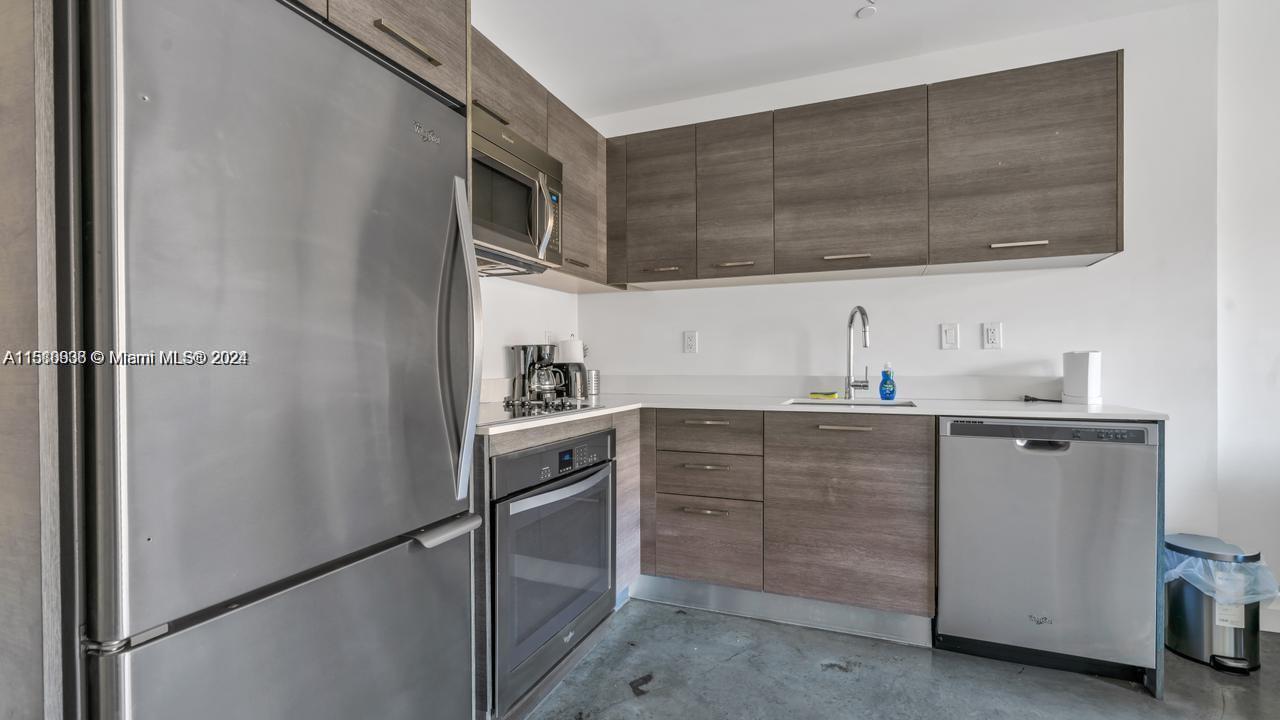 151 SE 1st St # 1403