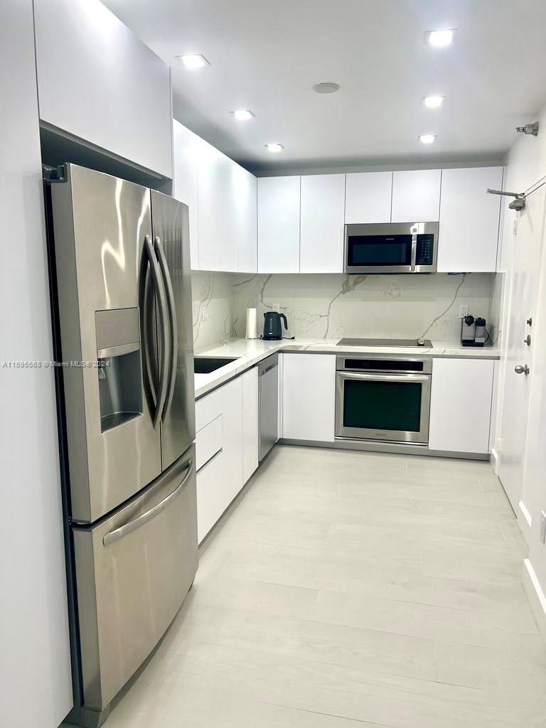 10185 Collins Ave # 902