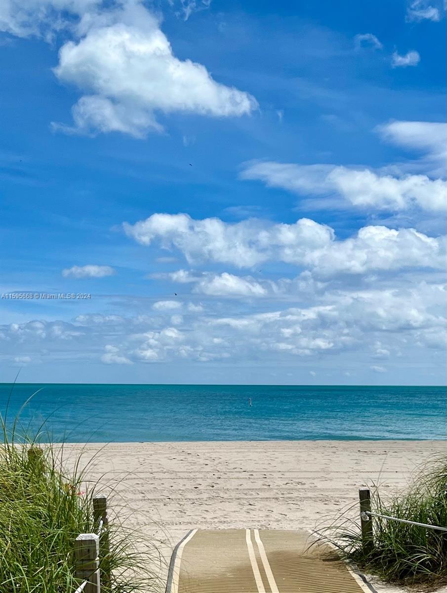 10185 Collins Ave # 902