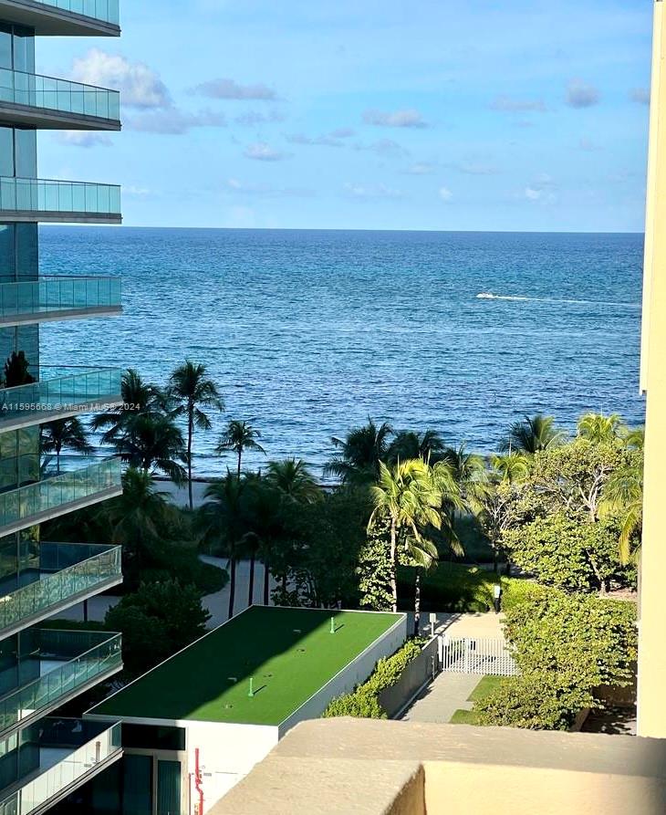 10185 Collins Ave # 902