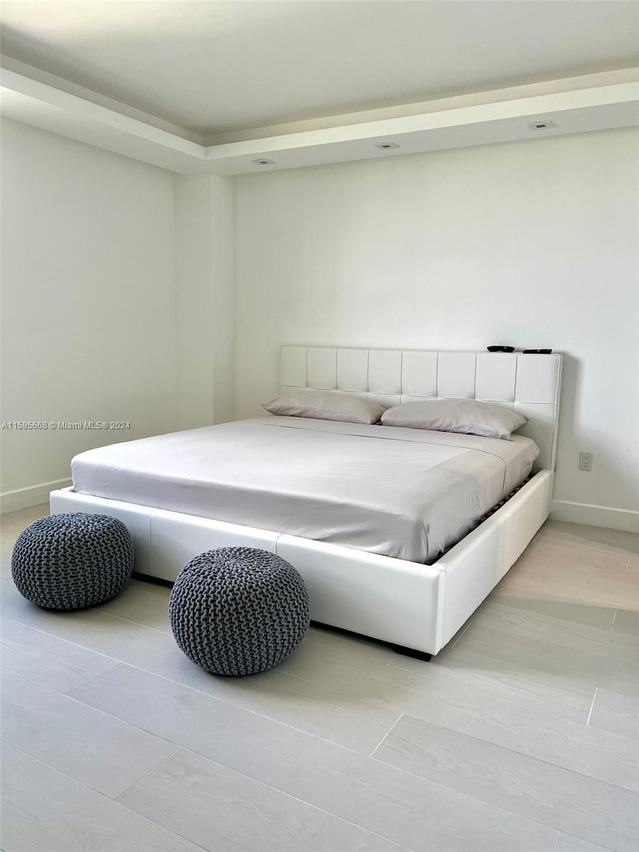 10185 Collins Ave # 902