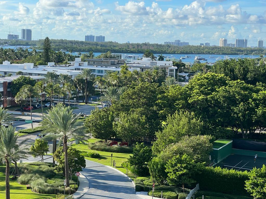 10185 Collins Ave # 902