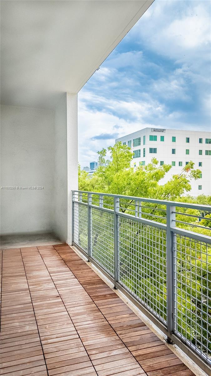 350 NE 24th St # 410