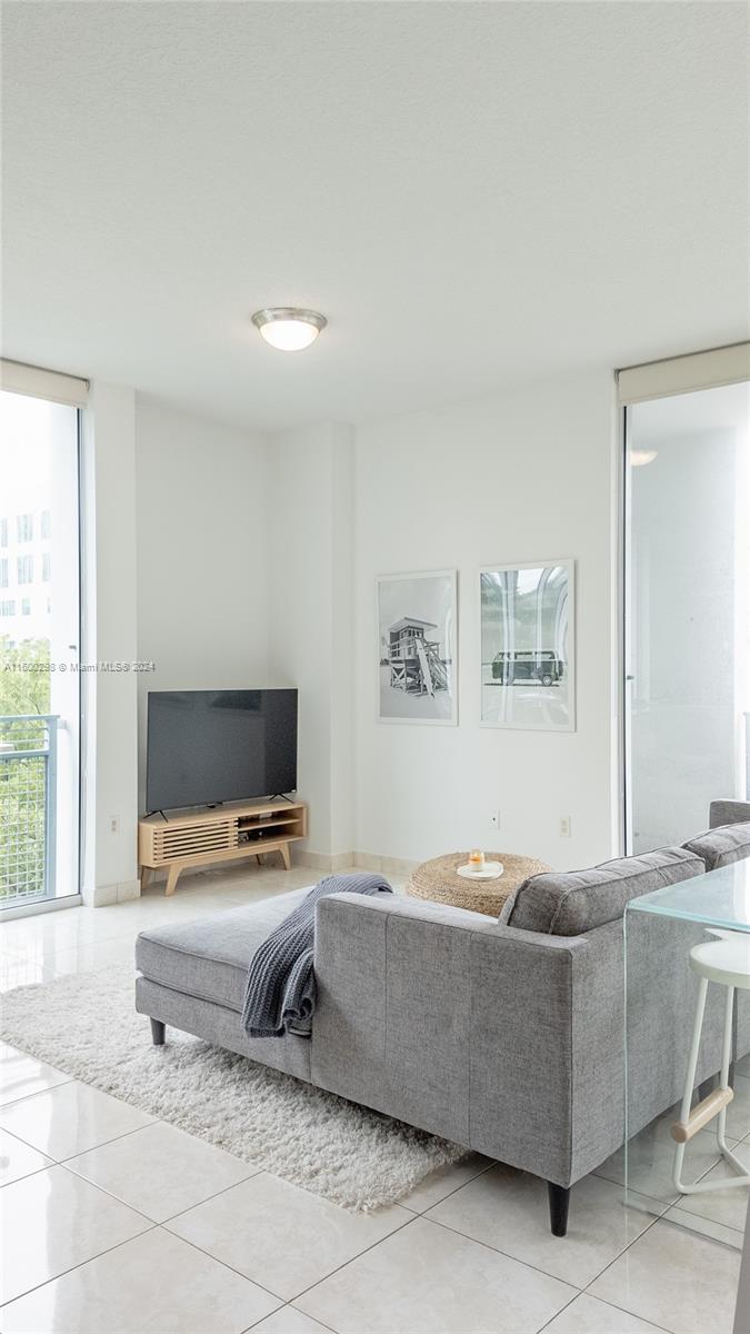 350 NE 24th St # 410