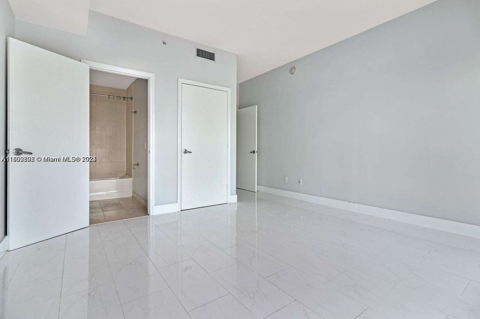 60 SW 13th St # 3408