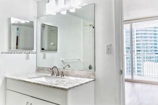 1200 Brickell Bay Dr # 3205