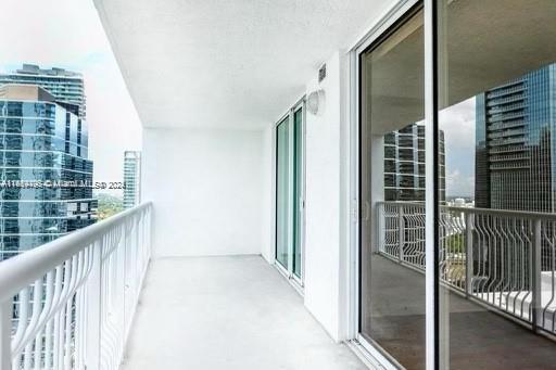 1200 Brickell Bay Dr # 3205