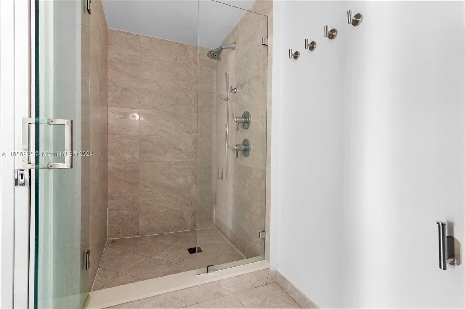 488 NE 18th St # 3003