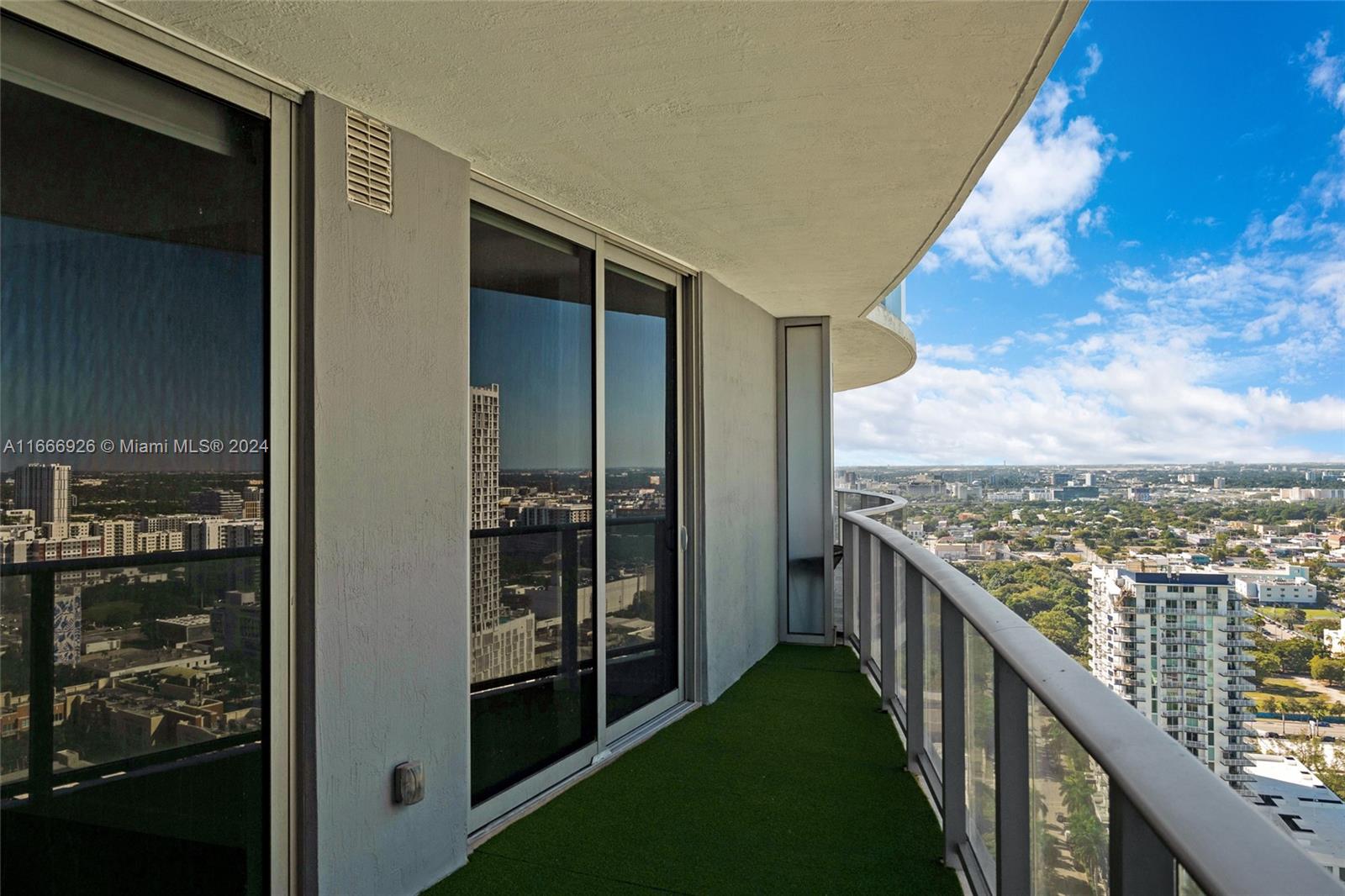 488 NE 18th St # 3003